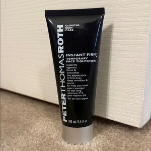 Peter Thomas Roth Instant Firm Tightener - Black and Silver
